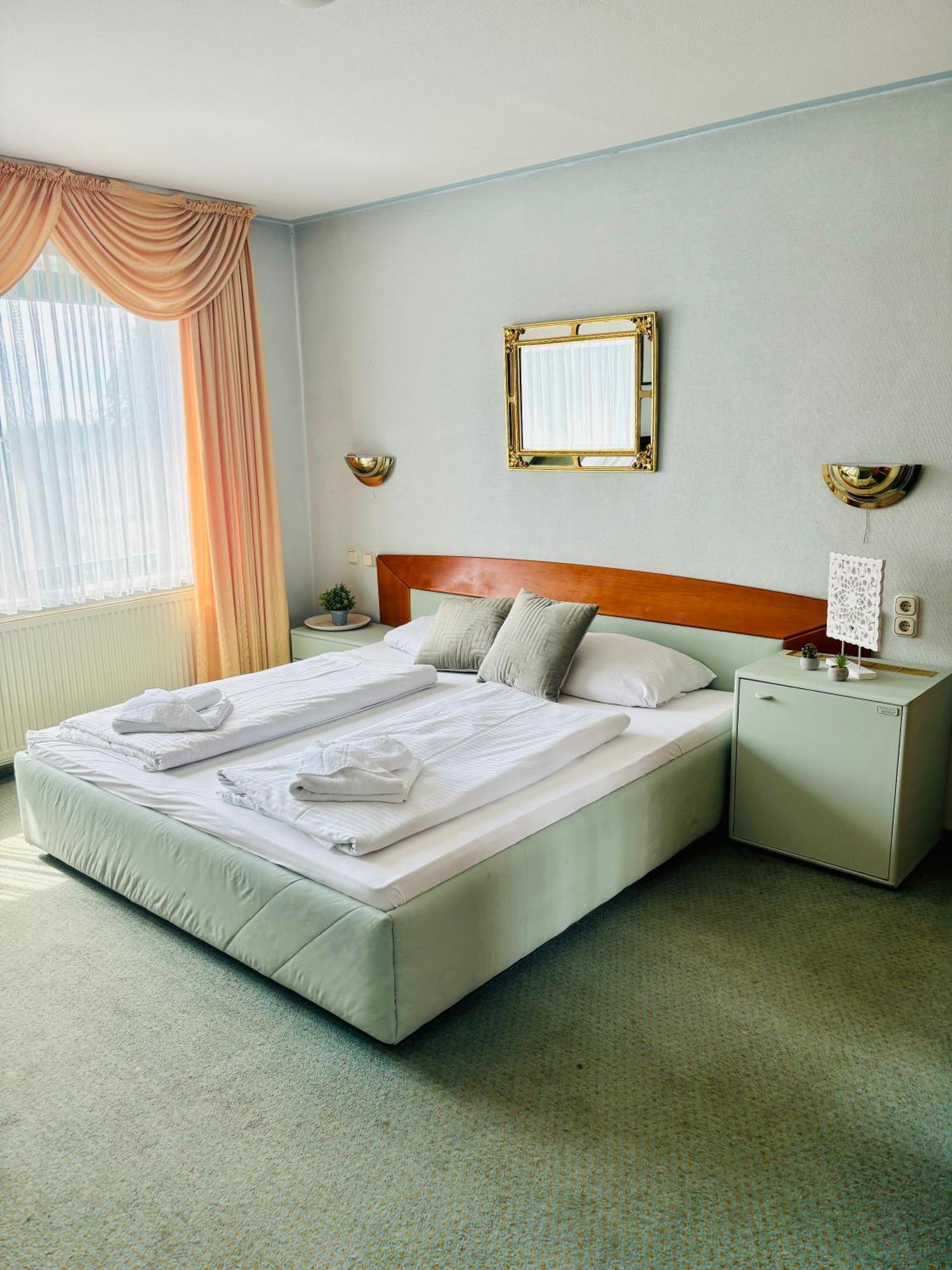 Themenhotel Rehlein Thale Kültér fotó